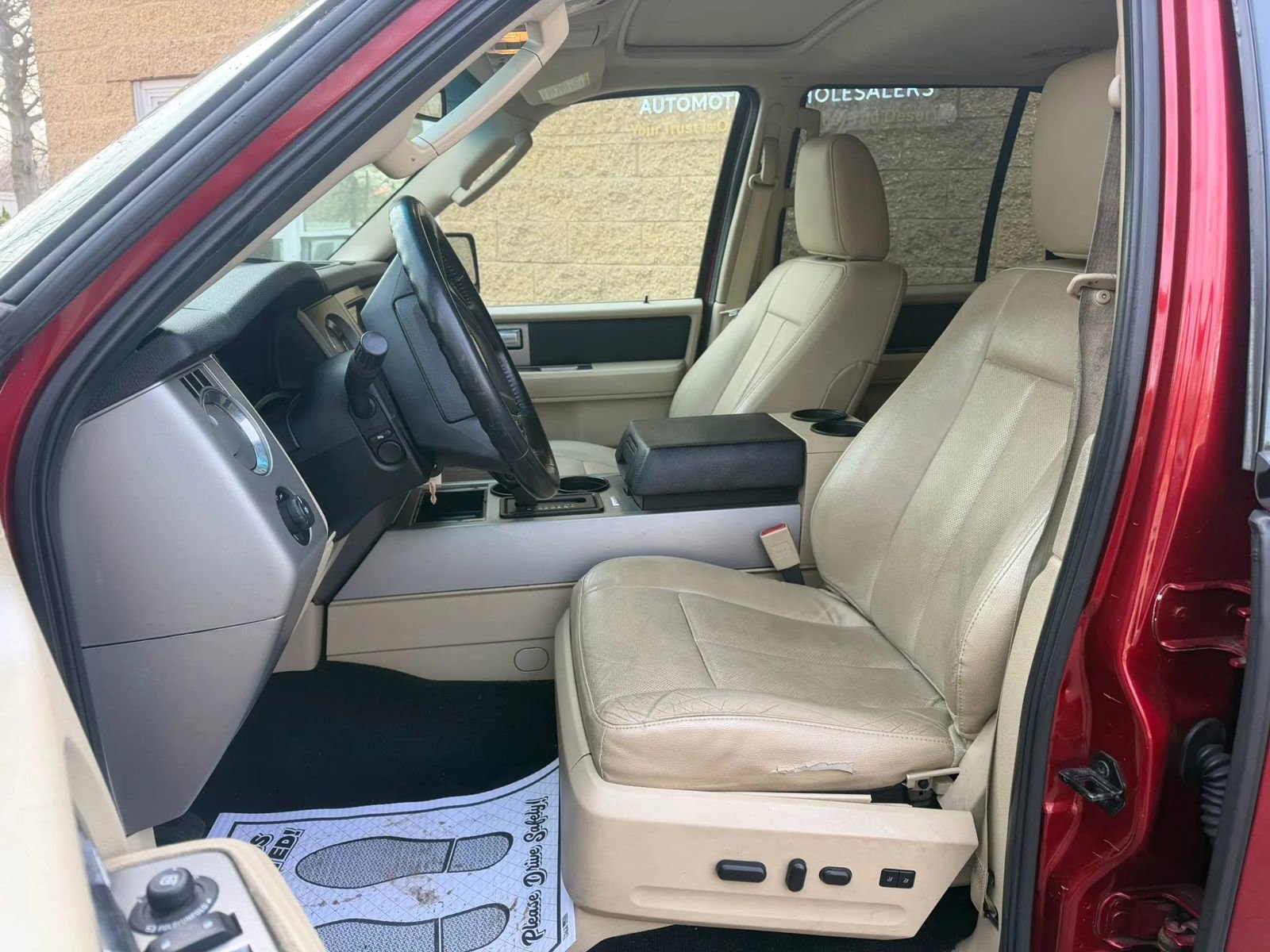 Used 2016 Ford Expedition XLT w/ Equipment Group 202A image 10