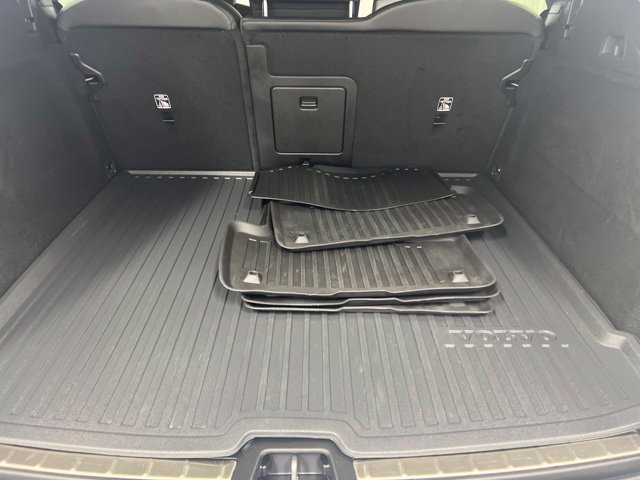 Certified 2024 Volvo XC60 B5 Plus w/ Protection Package Premier AWD/4WD image 9