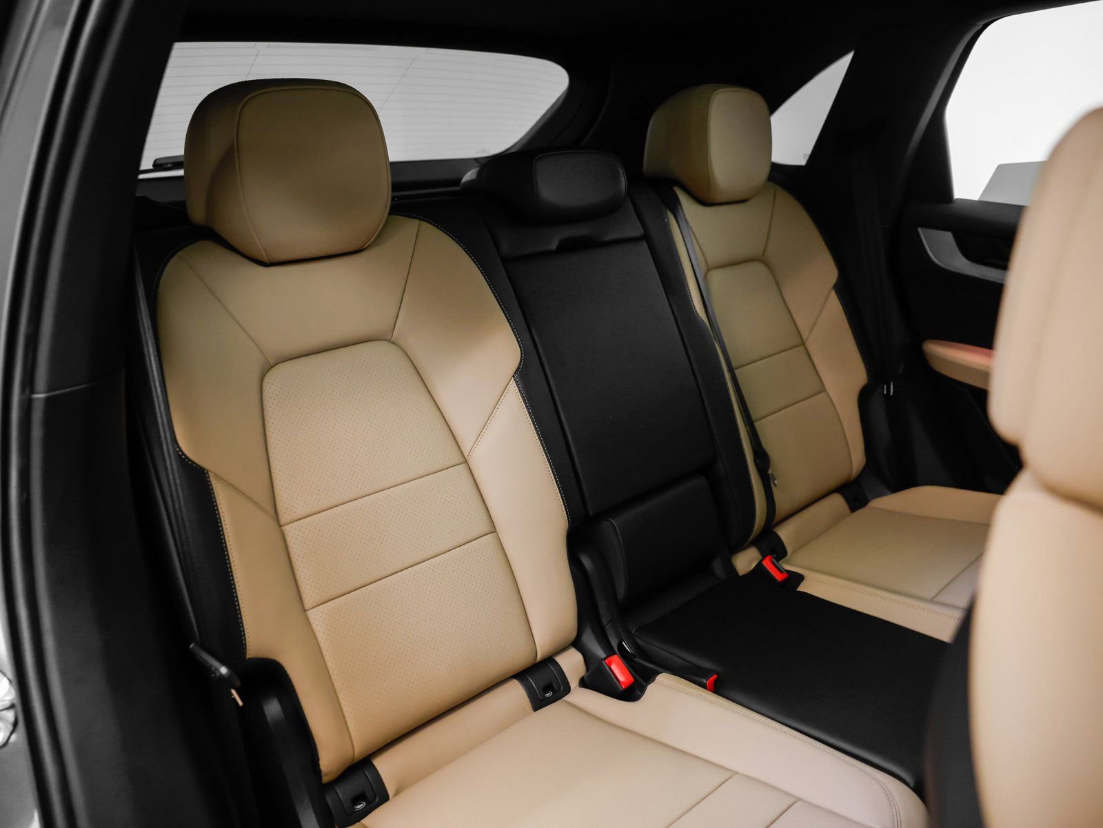 Certified 2025 Porsche Cayenne image 20