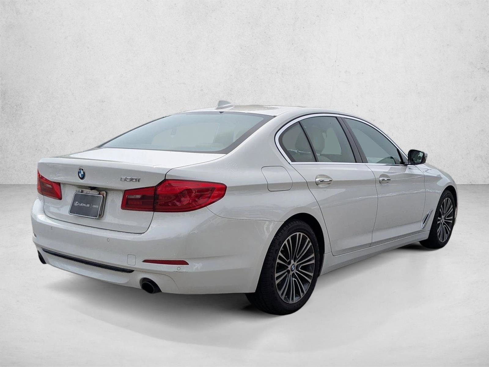 Used 2017 BMW 530i RWD image 5