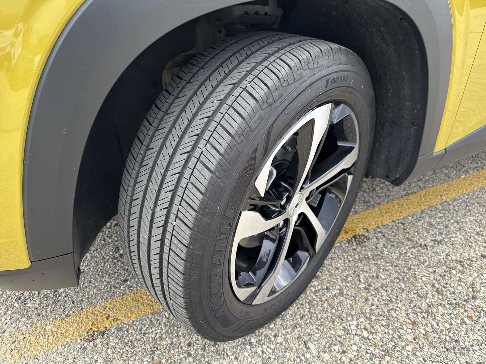 Certified 2024 Chevrolet Trax RS w/ Driver Confidence Package FWD image 3