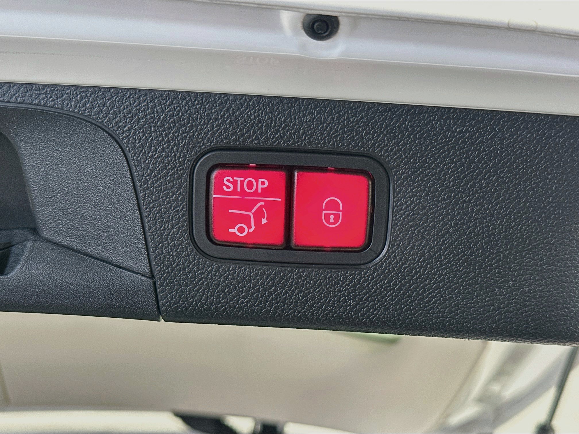 Used 2021 Mercedes-Benz GLC 300 4MATIC w/ Premium Package image 29