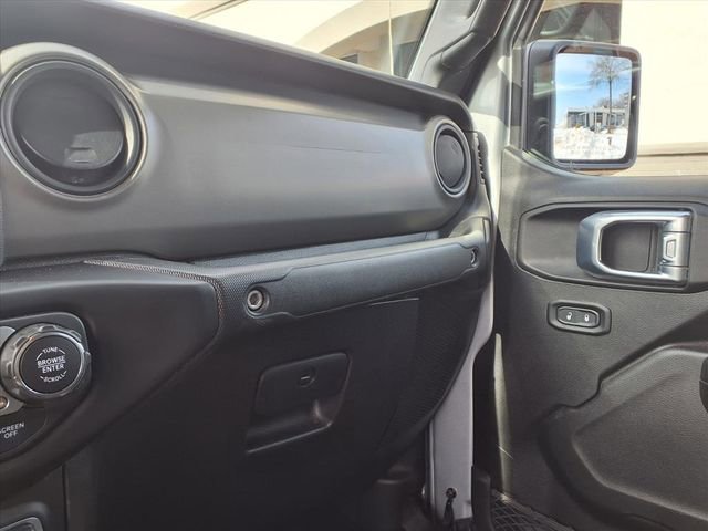 Used 2022 Jeep Gladiator Willys image 22