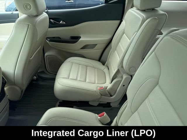 Used 2022 GMC Acadia Denali w/ Denali Technology Package FWD image 9