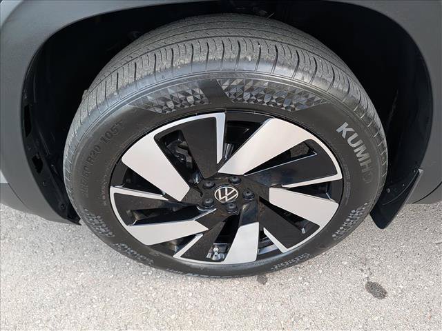Certified 2024 Volkswagen Atlas Cross Sport SE AWD/4WD image 9