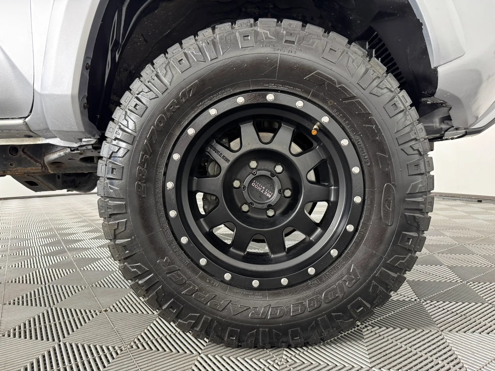 Used 2016 Toyota Tacoma SR5 w/ SR5 Appearance Package (SN) AWD/4WD image 41
