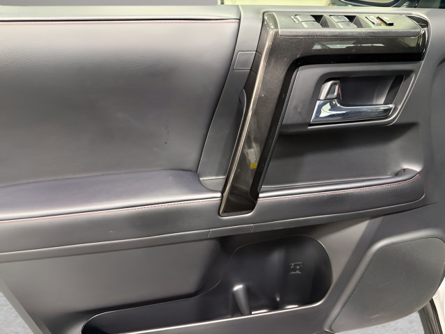 Used 2023 Toyota 4Runner TRD Off-Road Premium w/ Moonroof Package AWD/4WD image 9