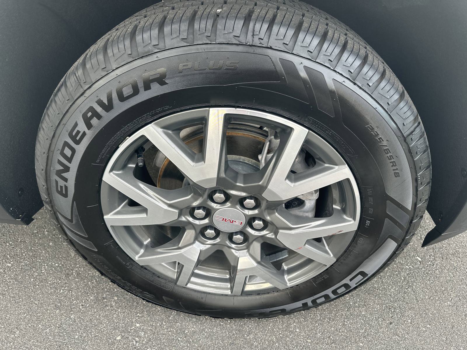 Used 2022 GMC Acadia SLE image 31