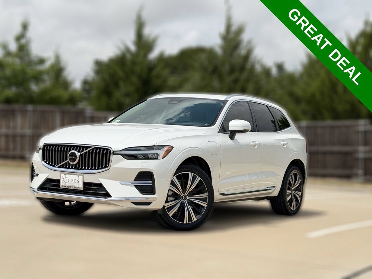 Used 2022 Volvo XC60 T8 Inscription AWD/4WD image 2