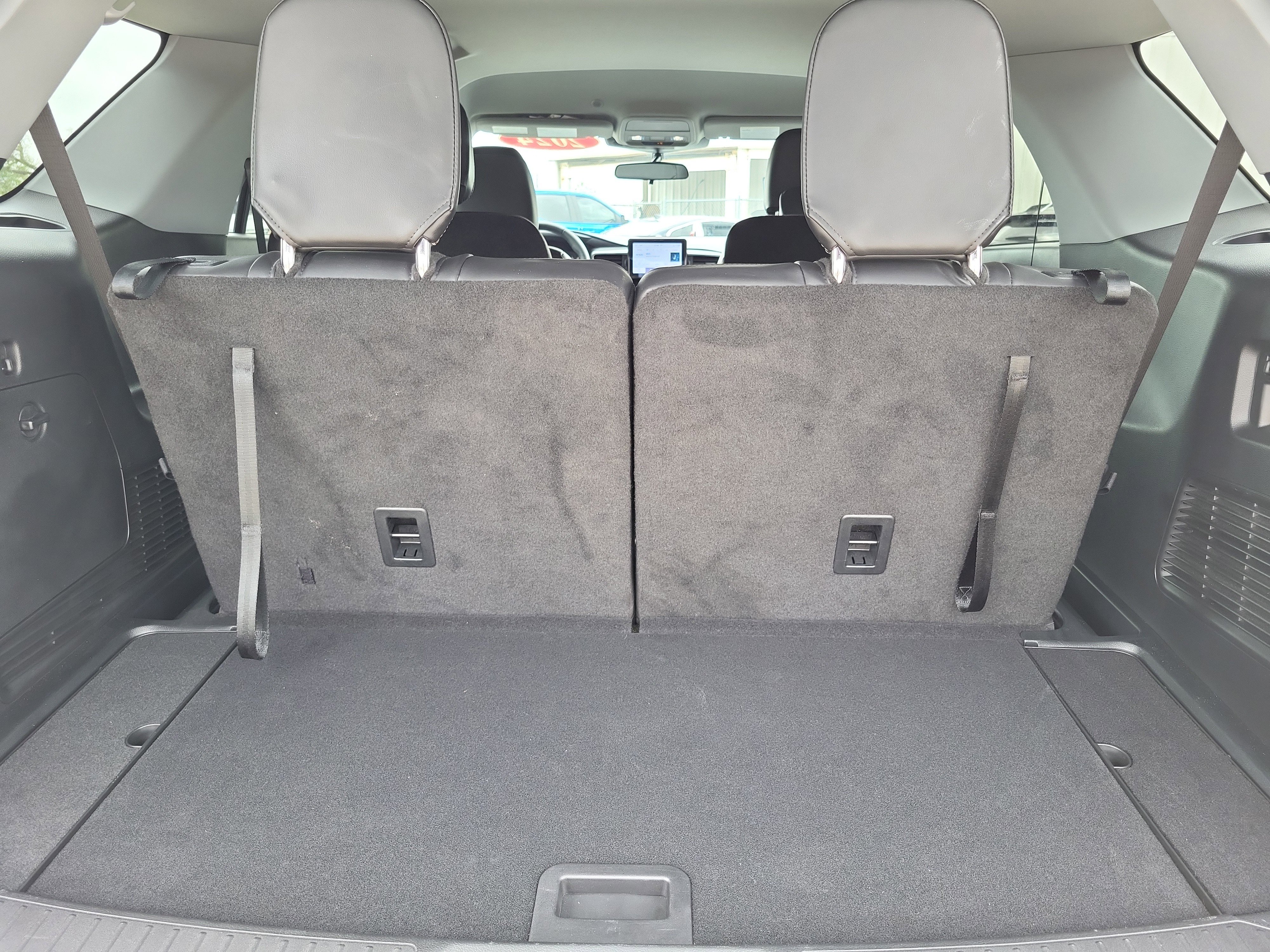 Used 2024 Ford Explorer XLT w/ Equipment Group 202A image 13