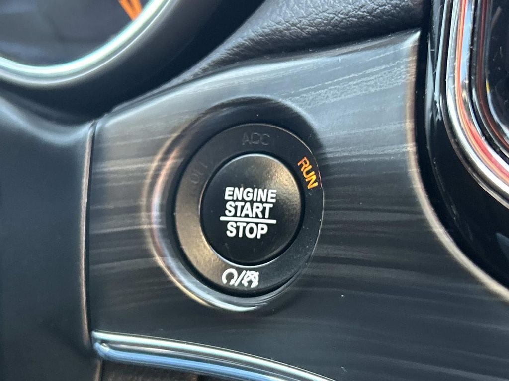 Used 2019 Jeep Grand Cherokee Limited AWD/4WD image 20