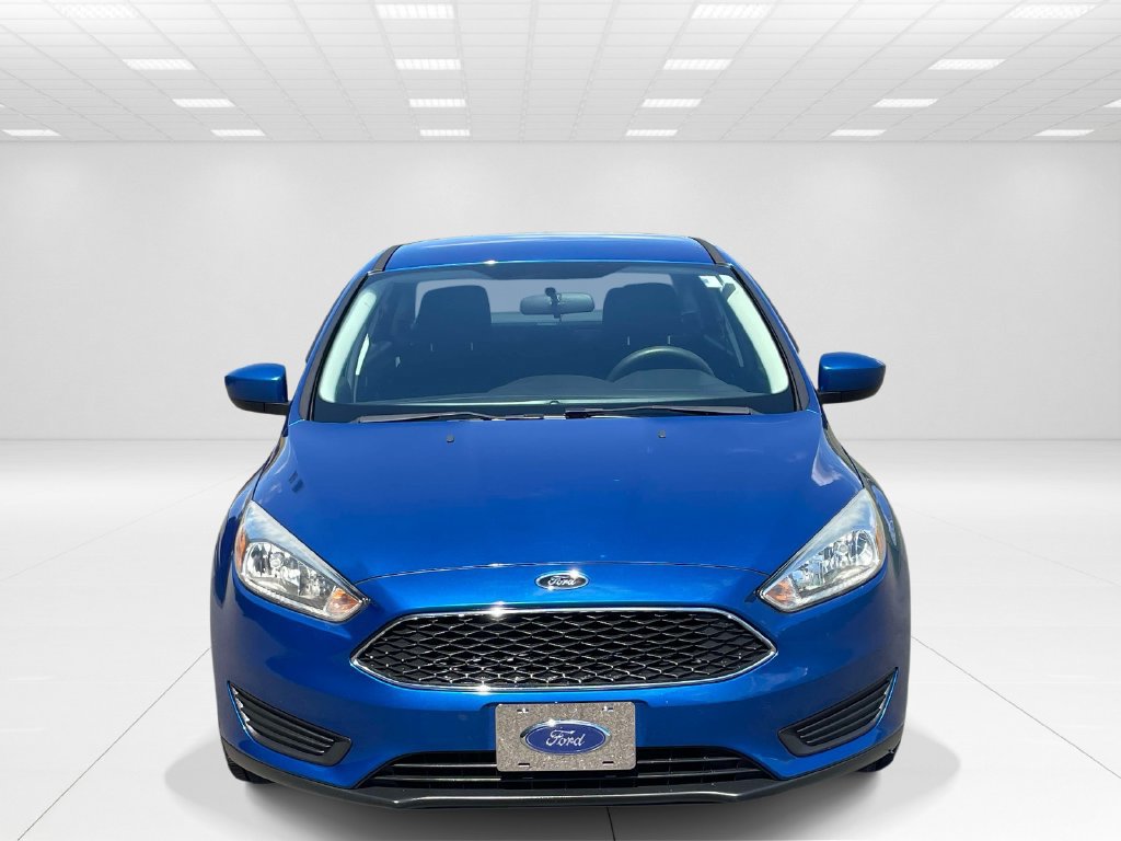 Used 2018 Ford Focus SE FWD image 2