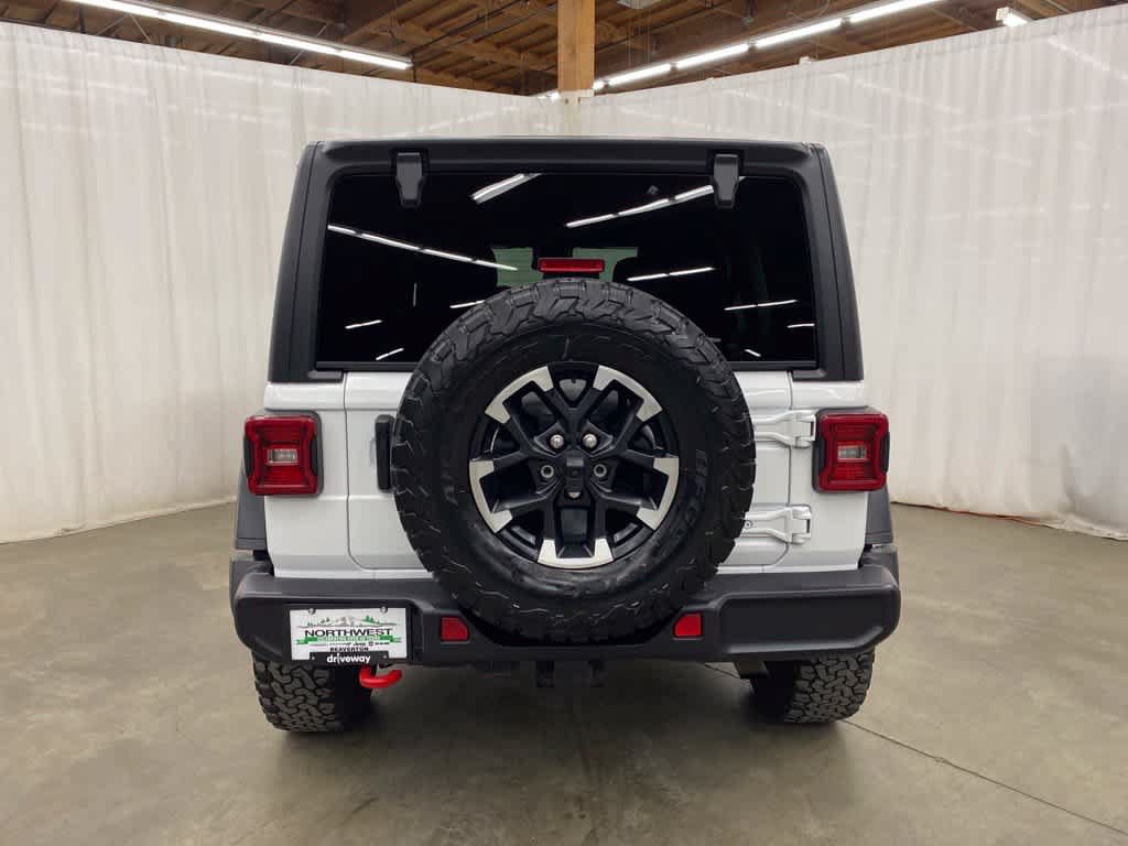 Used 2025 Jeep Wrangler Unlimited Rubicon AWD/4WD image 5