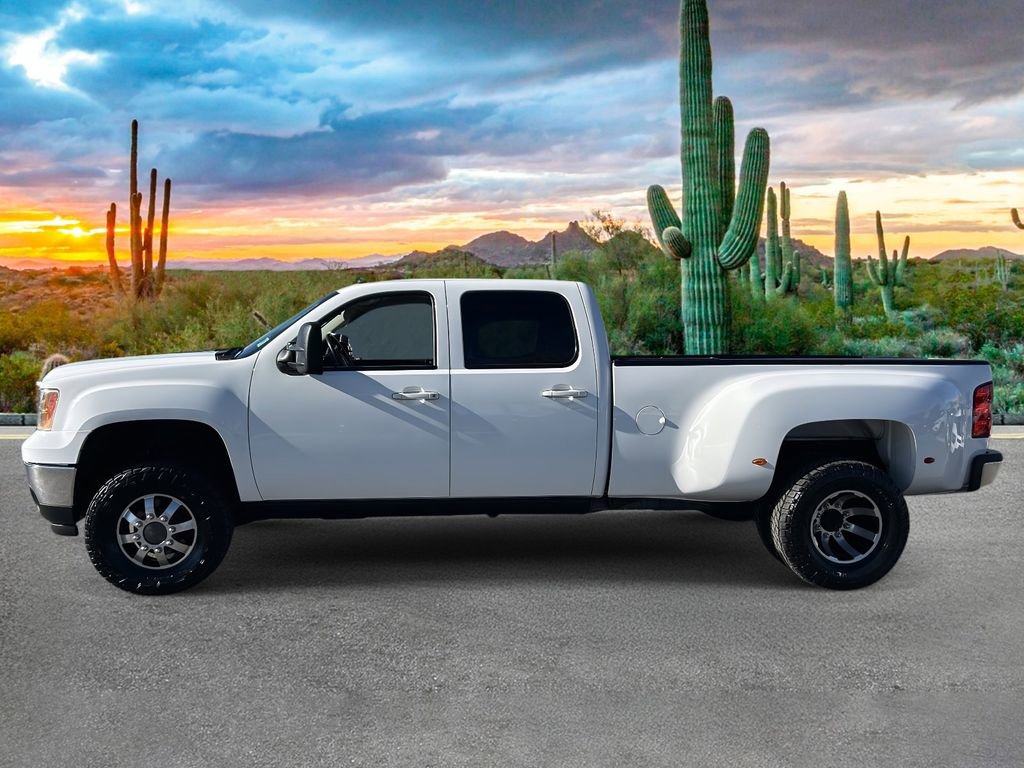 Used 2011 GMC Sierra 3500 SLT w/ SLT Convenience Package image 6