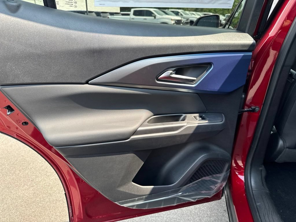 New 2026 Chevrolet Equinox EV LT AWD/4WD image 17