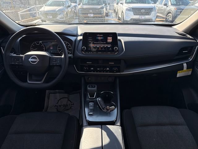 Certified 2025 Nissan Rogue SV image 13