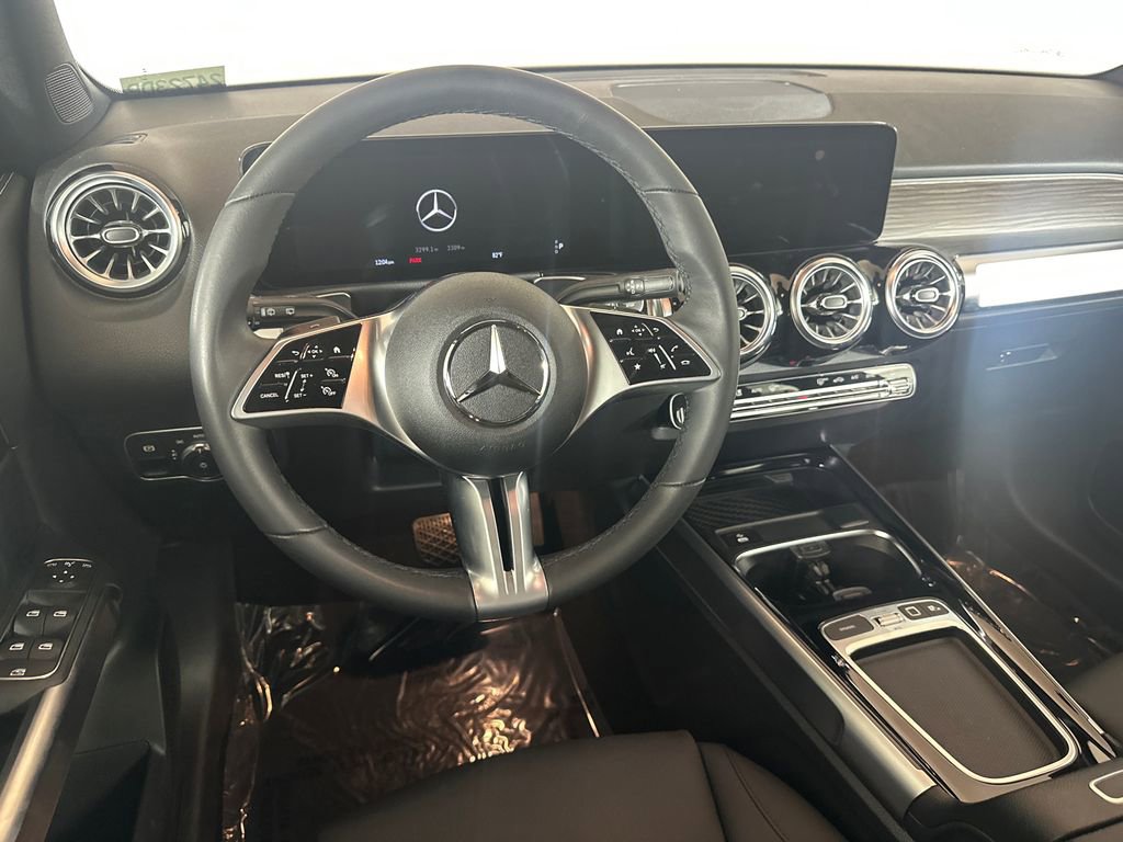 Certified 2025 Mercedes-Benz GLB 250 image 25