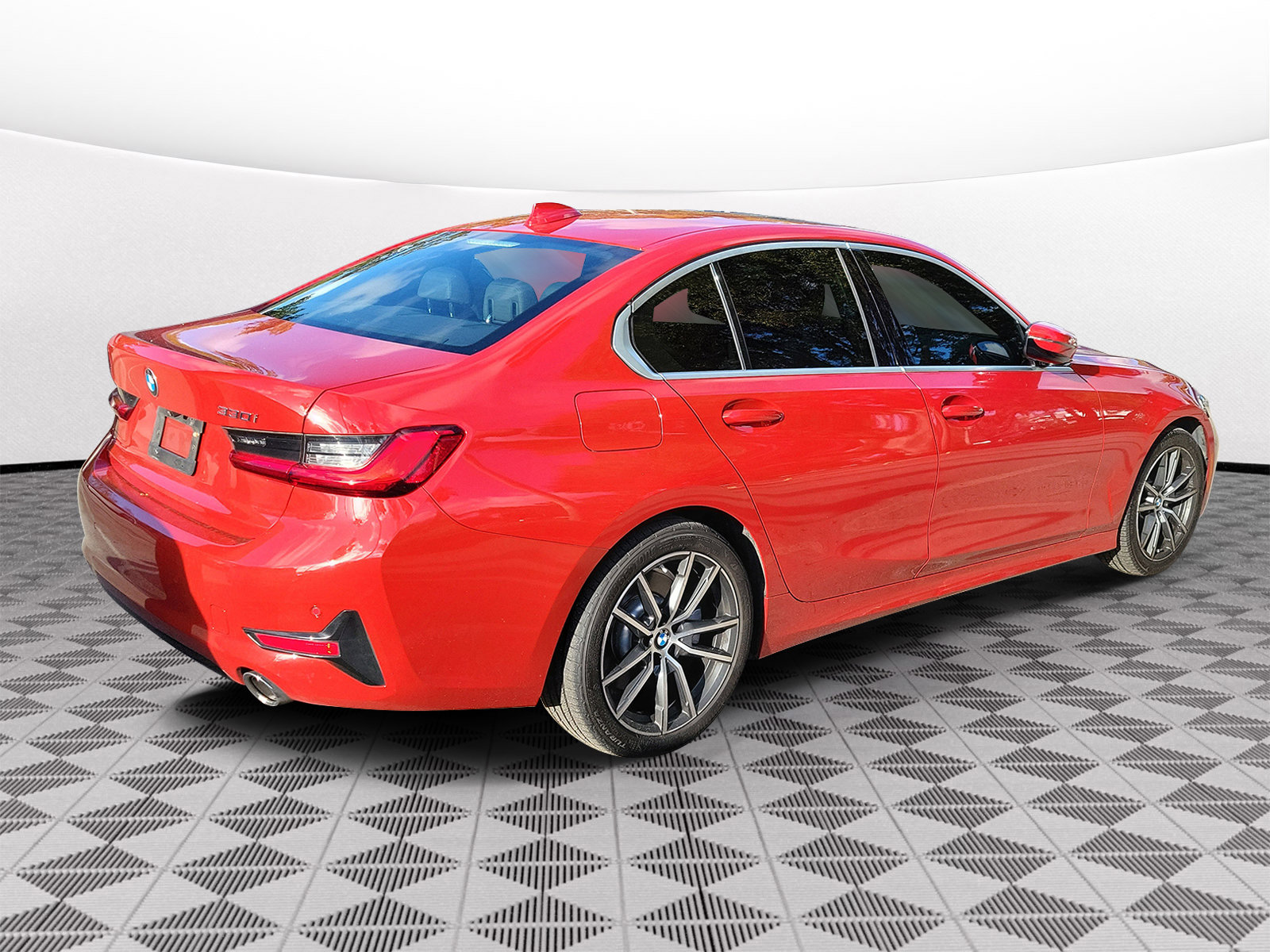 Used 2020 BMW 330i Sedan w/ Convenience Package RWD image 4