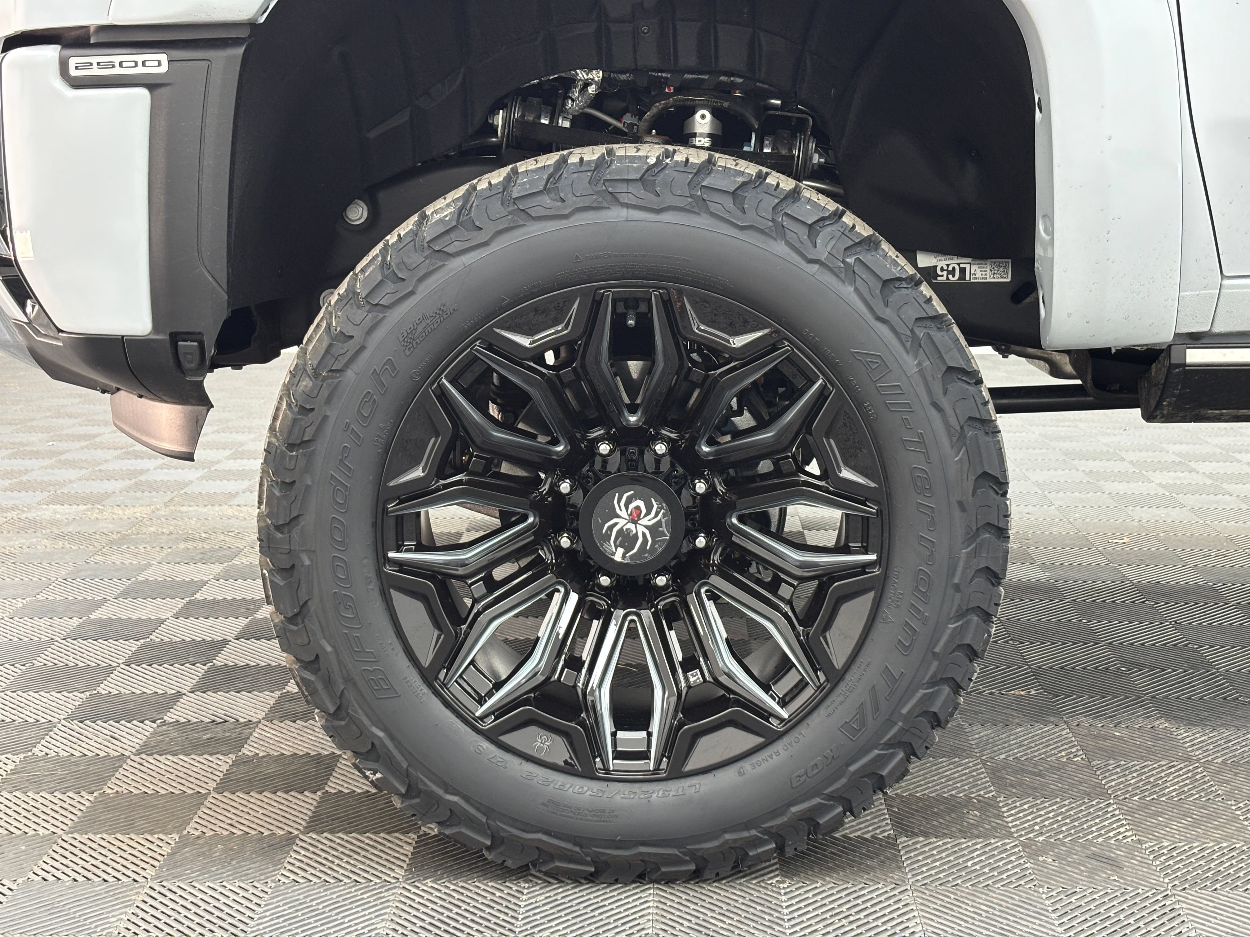 New 2026 GMC Sierra 2500 Denali w/ Denali Reserve Package AWD/4WD image 17