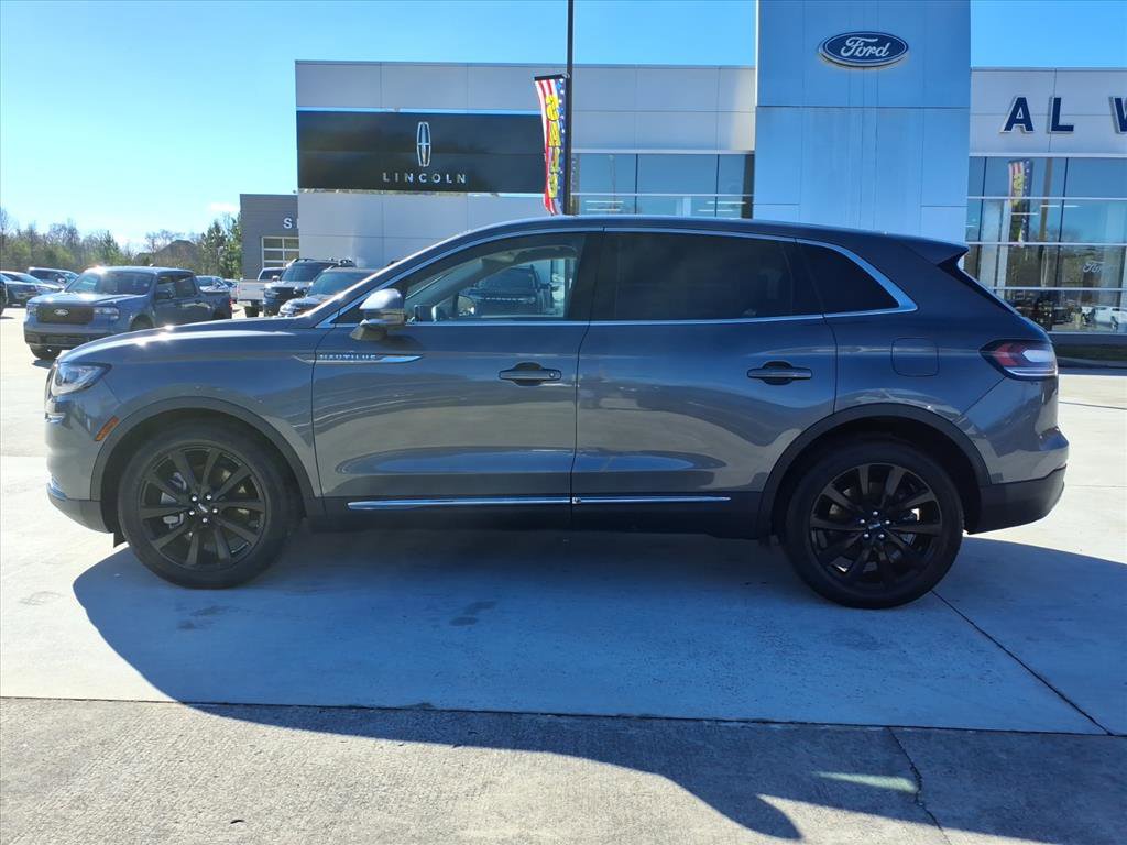 Used 2023 Lincoln Nautilus Reserve w/ Monochromatic Package image 2