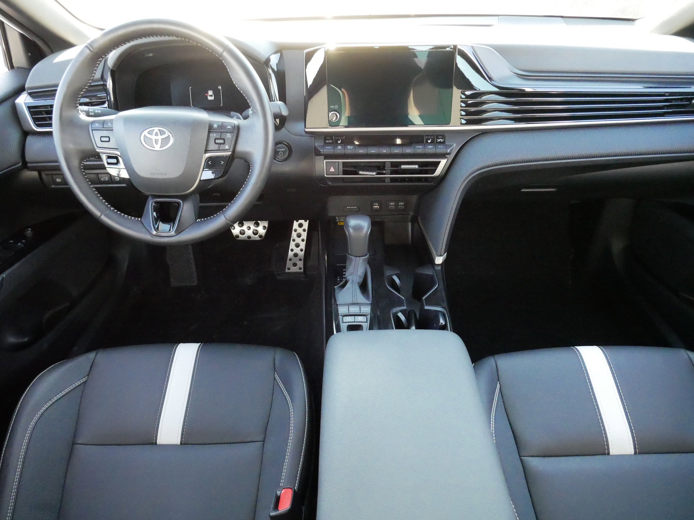 Certified 2025 Toyota Camry SE w/ Convenience Package image 10