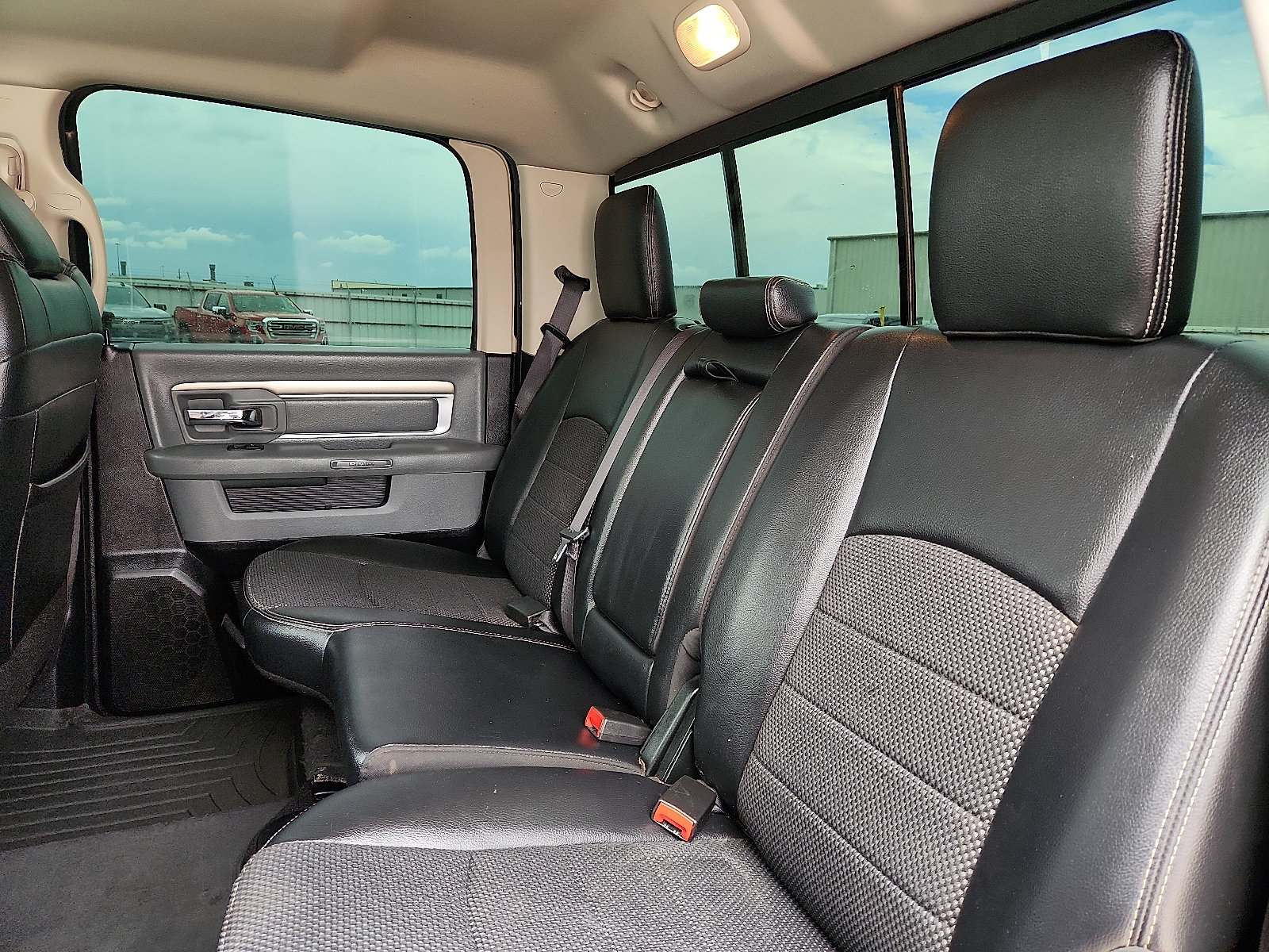 Used 2018 RAM 1500 Lone Star AWD/4WD image 10
