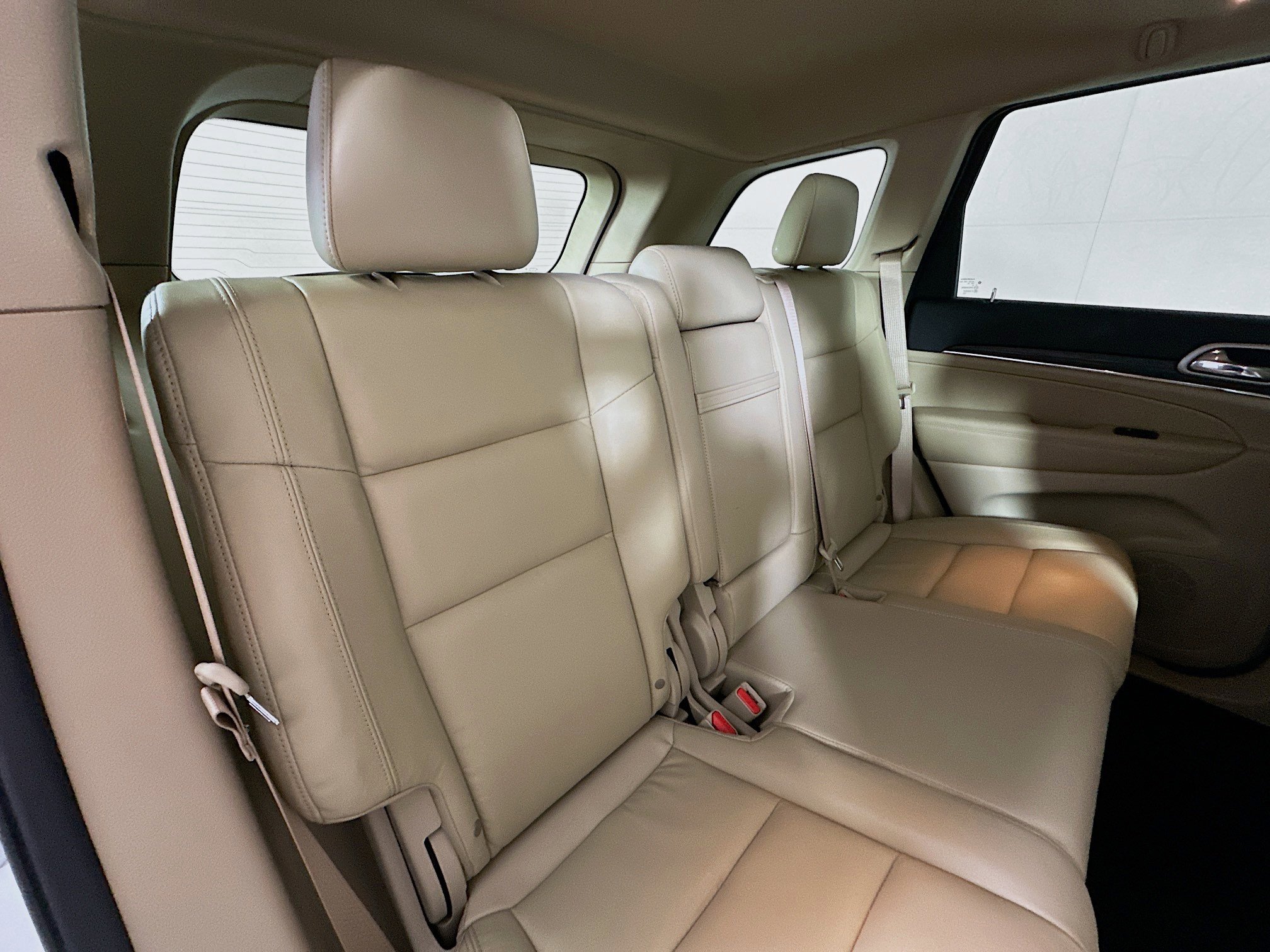 Used 2020 Jeep Grand Cherokee Limited image 27