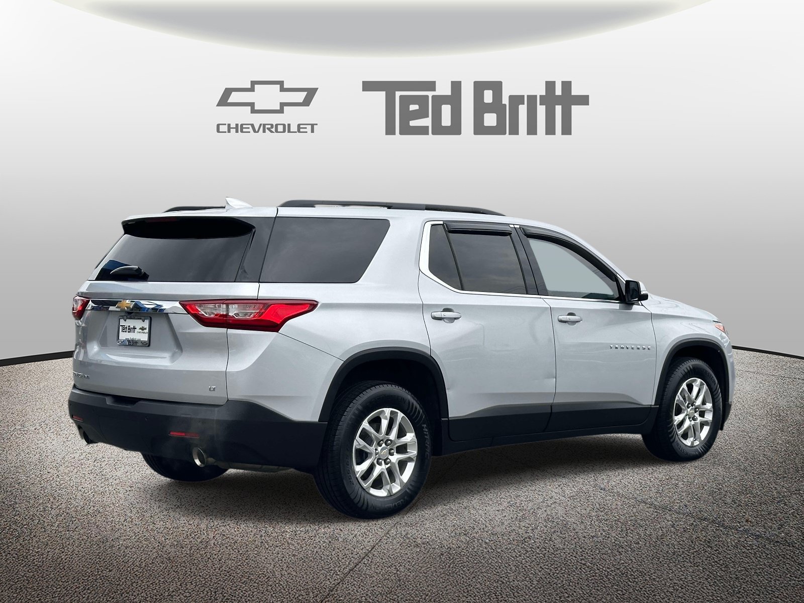 Used 2020 Chevrolet Traverse LT w/ Driver Confidence II Package AWD/4WD image 4
