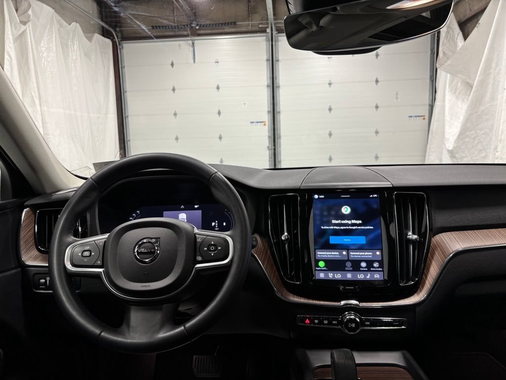 Used 2022 Volvo XC60 B5 Momentum w/ Climate Package AWD/4WD image 15