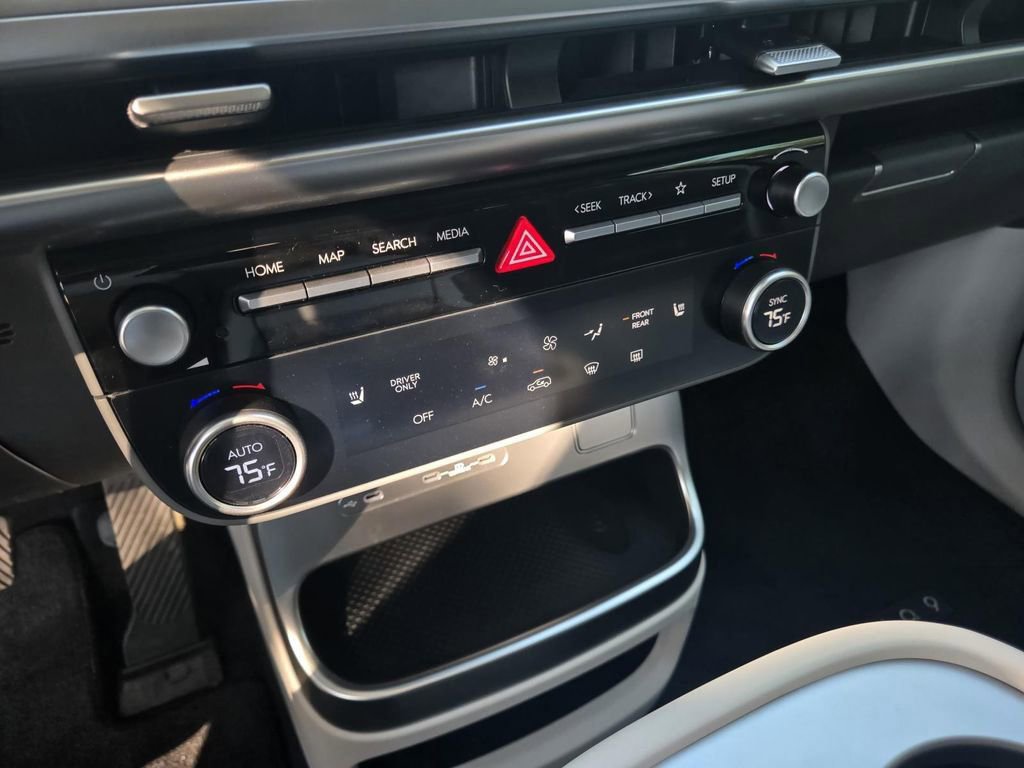 New 2026 Hyundai Ioniq 9 SE AWD/4WD image 23