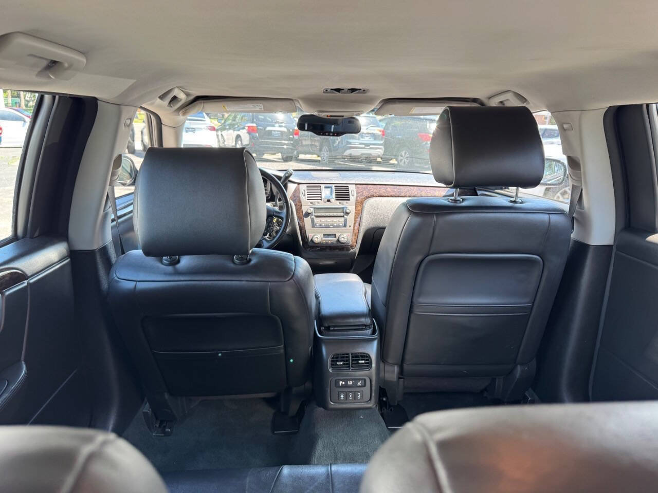 Used 2011 Cadillac DTS Limousine FWD image 19