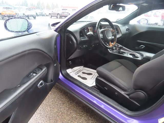Used 2019 Dodge Challenger SXT w/ Driver Convenience Group image 18