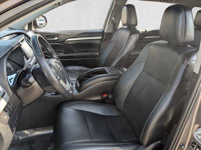 Used 2019 Toyota Highlander XLE image 15