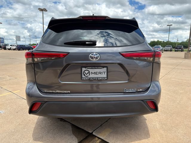 Used 2023 Toyota Highlander LE FWD image 14