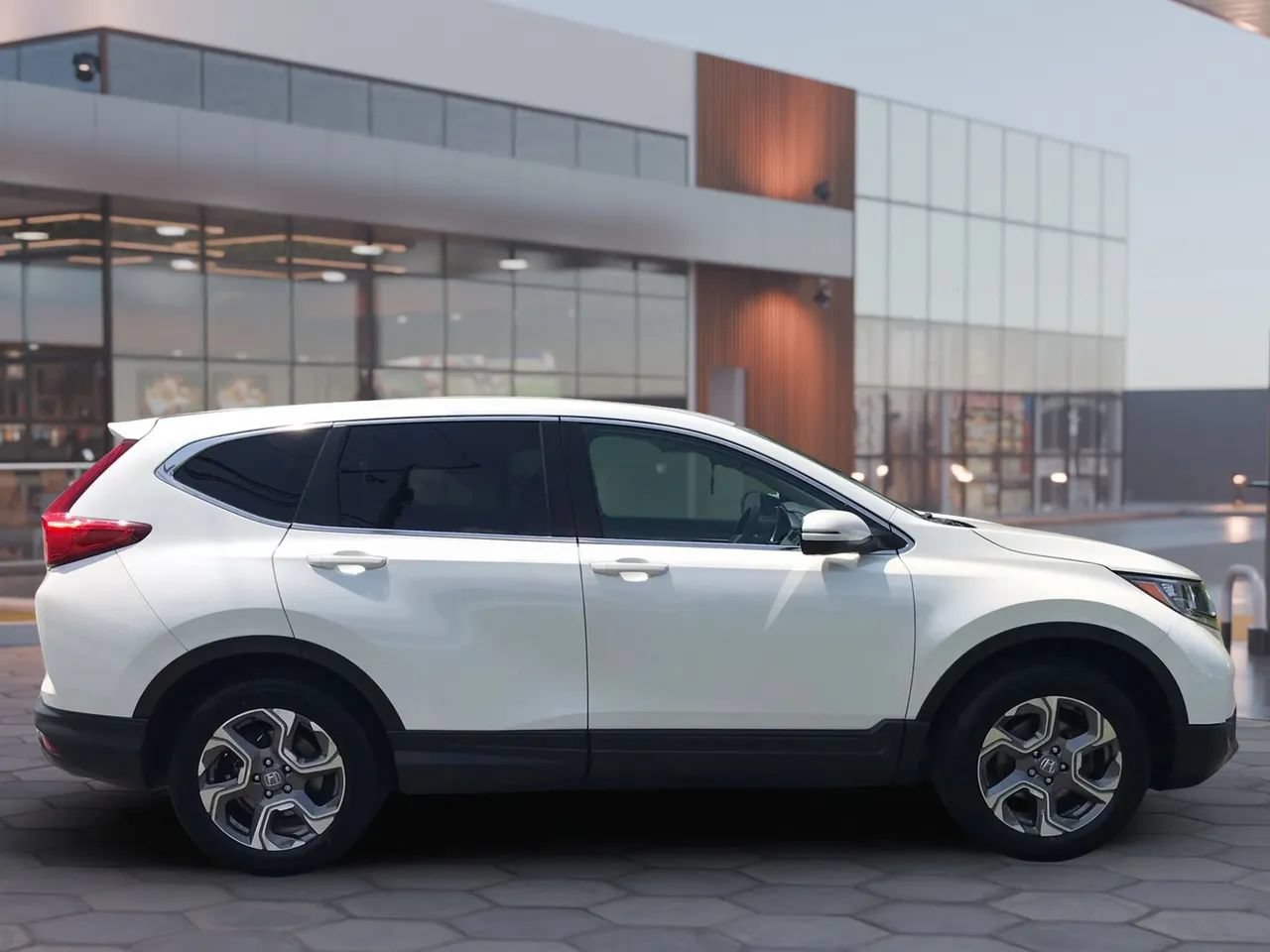 Used 2018 Honda CR-V EX image 4