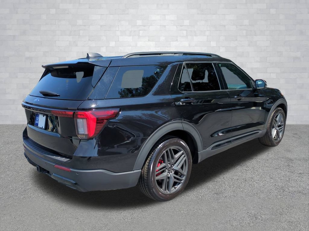 Used 2026 Ford Explorer ST-Line w/ ST-Line Street Pack RWD image 5