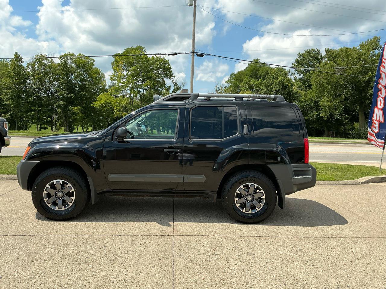 Used 2015 Nissan Xterra PRO-4X AWD/4WD image 8