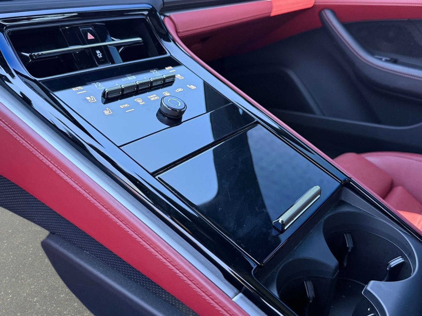 Used 2024 Porsche Panamera image 46