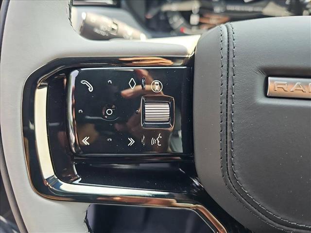 New 2026 Land Rover Range Rover Velar Dynamic SE image 17