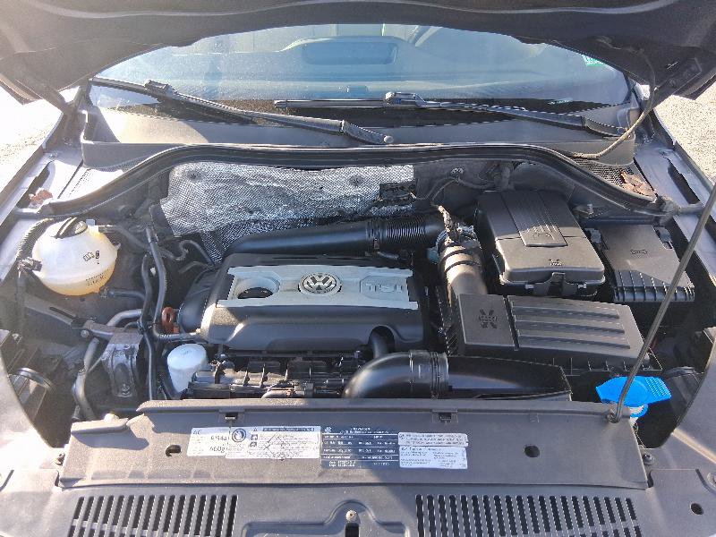 Used 2011 Volkswagen Tiguan S image 36