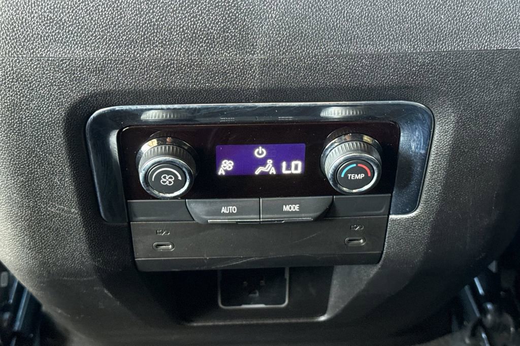 Used 2025 Chevrolet Suburban RST image 20