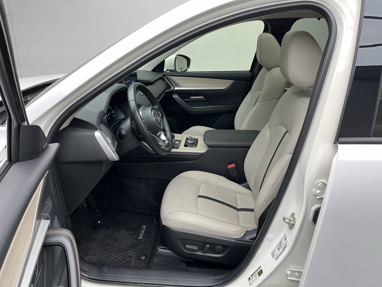 Used 2024 MAZDA CX-90 3.3 Turbo w/ Premium Package AWD/4WD video 3
