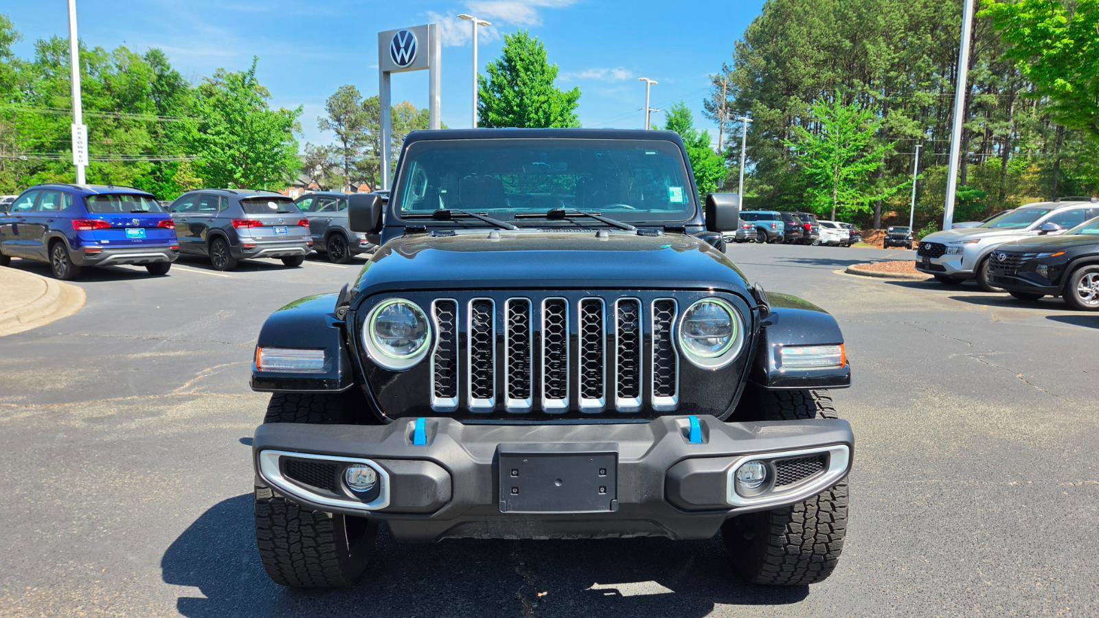 Used 2023 Jeep Wrangler Sahara w/ Cold Weather Group image 8