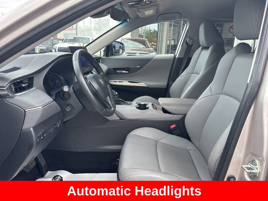 Certified 2023 Toyota Venza XLE AWD/4WD image 12