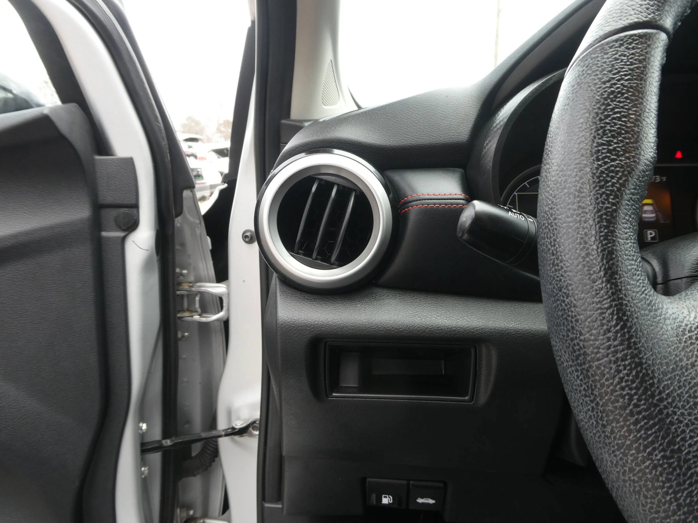 Used 2024 Nissan Versa SR w/ Trunk Package image 11