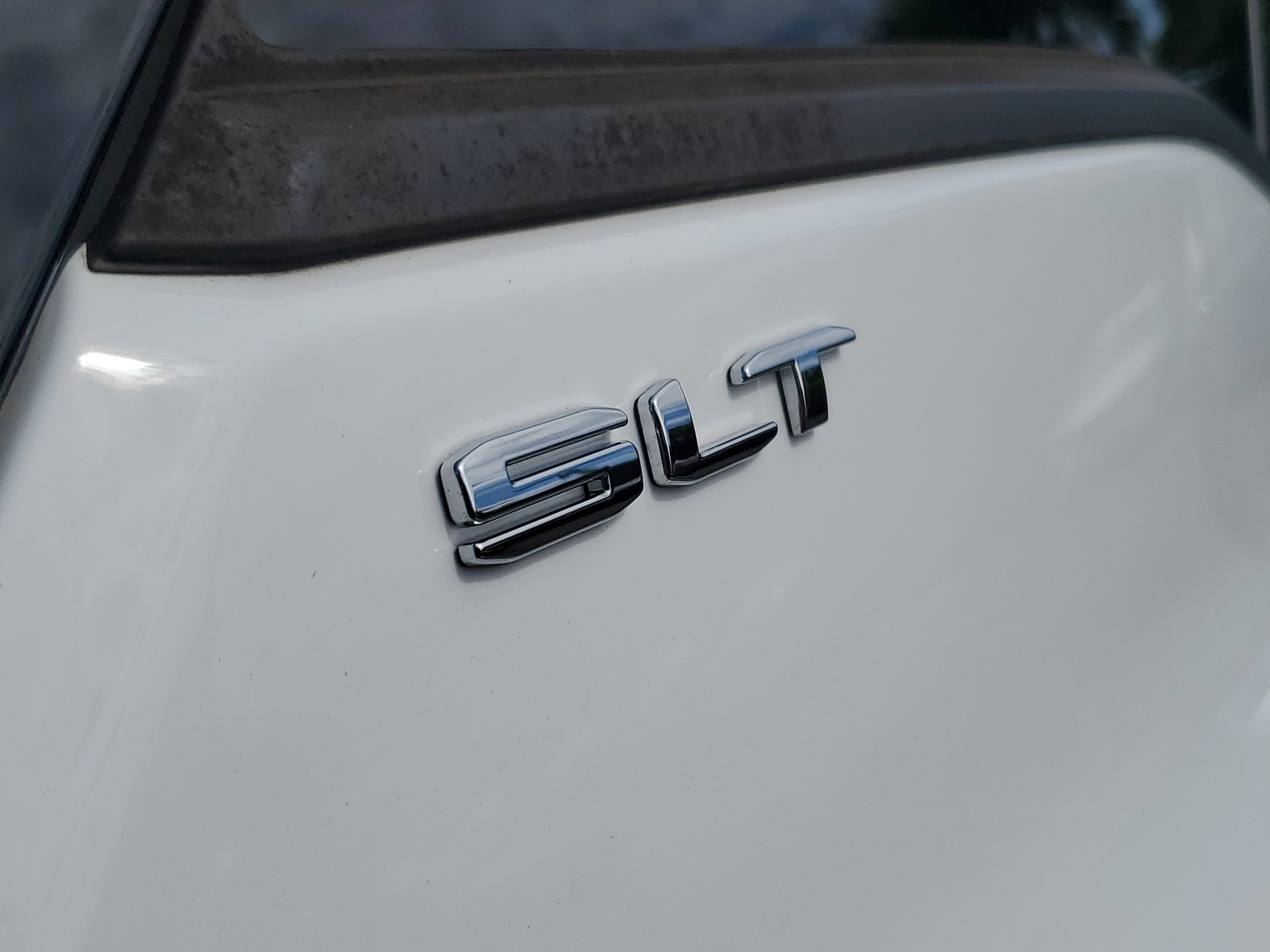Used 2023 GMC Terrain SLT FWD image 8