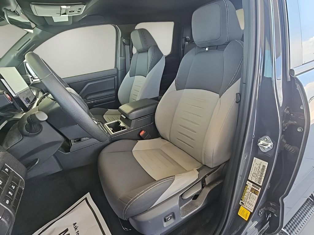 Used 2025 Toyota Tacoma TRD Sport image 17