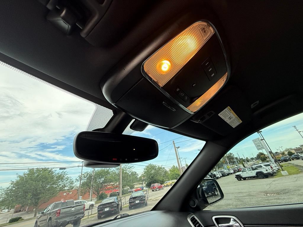 Used 2018 Jeep Grand Cherokee Altitude AWD/4WD image 23
