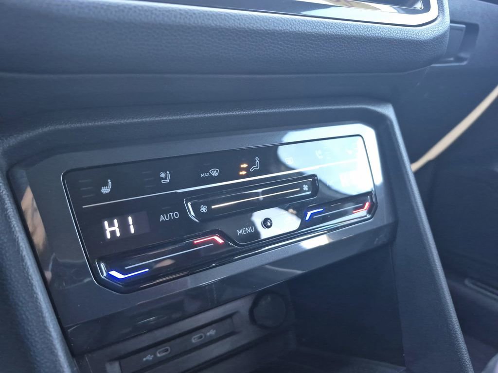 Used 2022 Volkswagen Tiguan SEL R-Line image 23