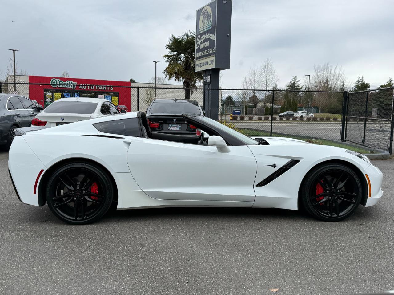 Used 2019 Chevrolet Corvette Stingray Coupe w/ Carbon Flash Badge Package image 30